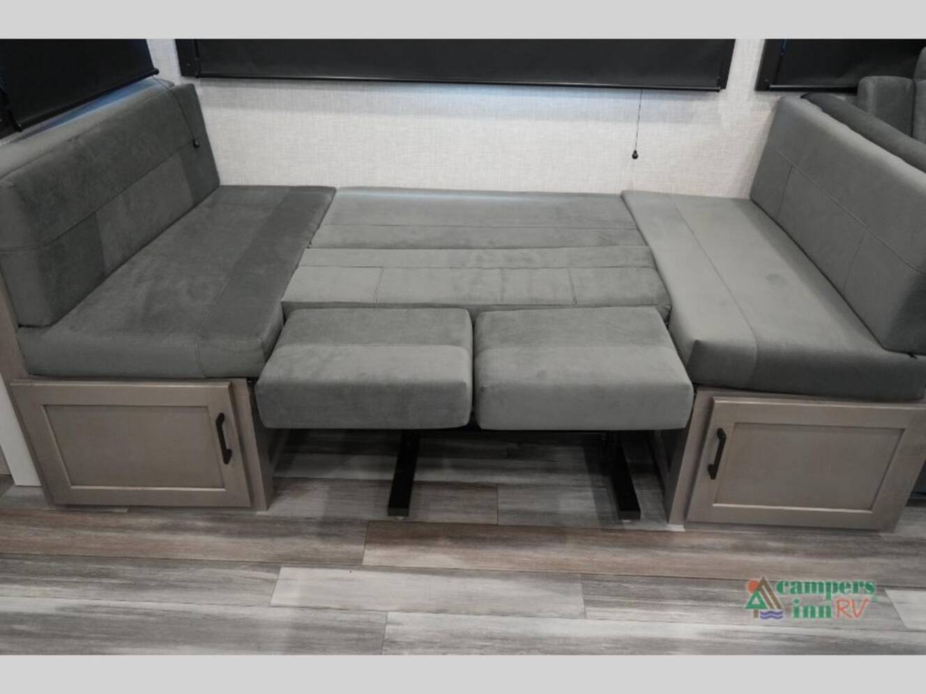 A photo of this 2025 Jayco Jay Feather 29BHB