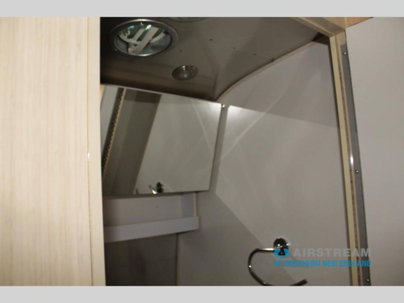A photo of this 2016 Airstream International Serenity International serenity 25 fbq