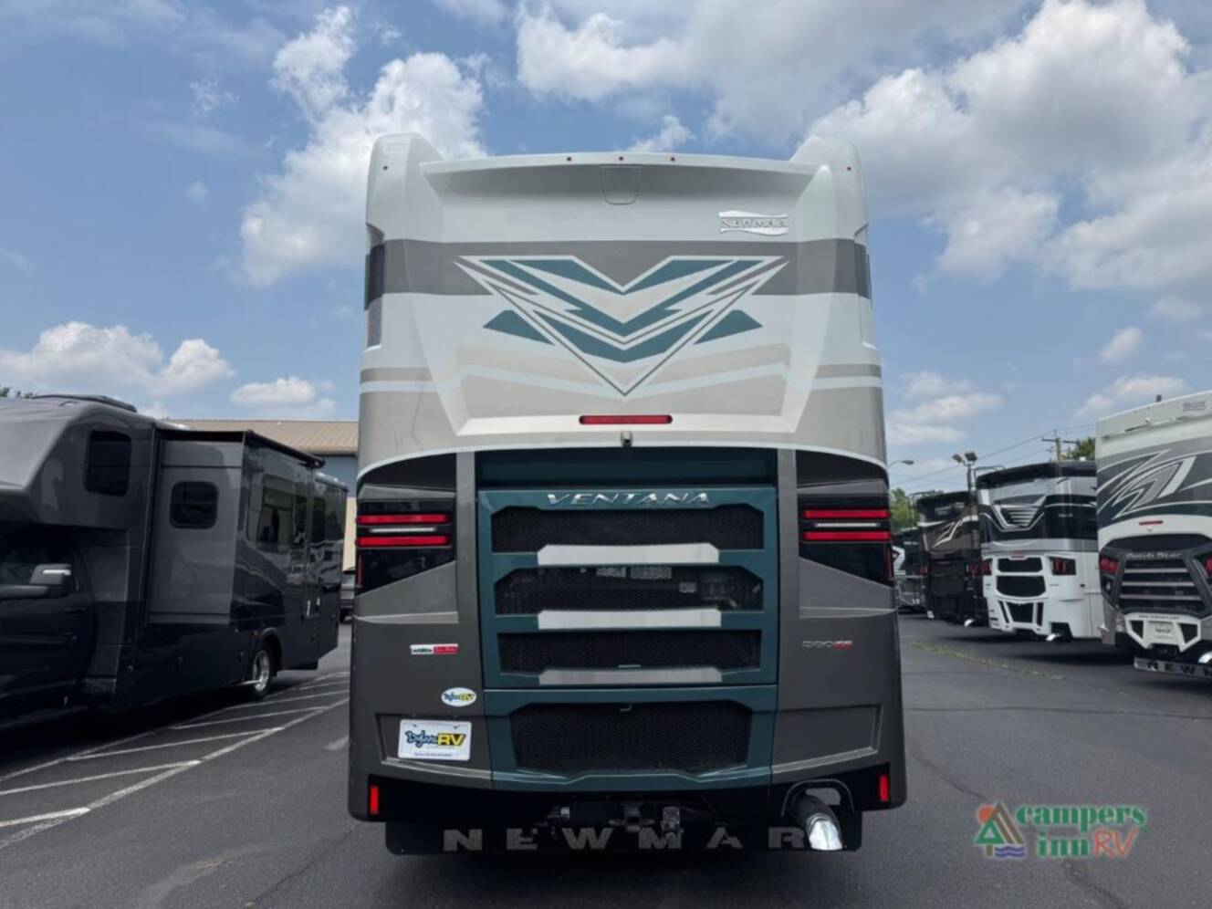 A photo of this 2025 Newmar Ventana 3809