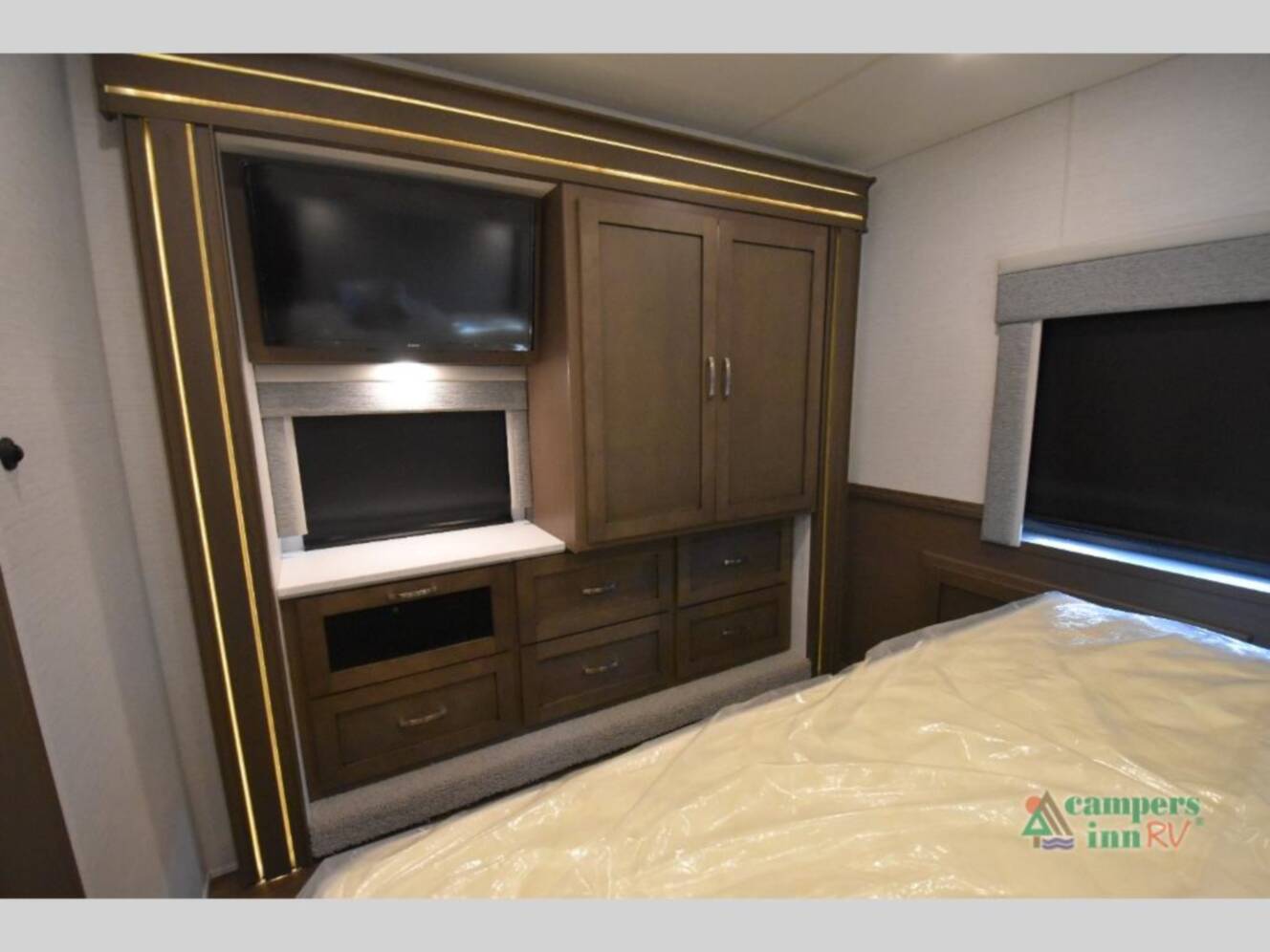 A photo of this 2025 Newmar Bay Star 3626