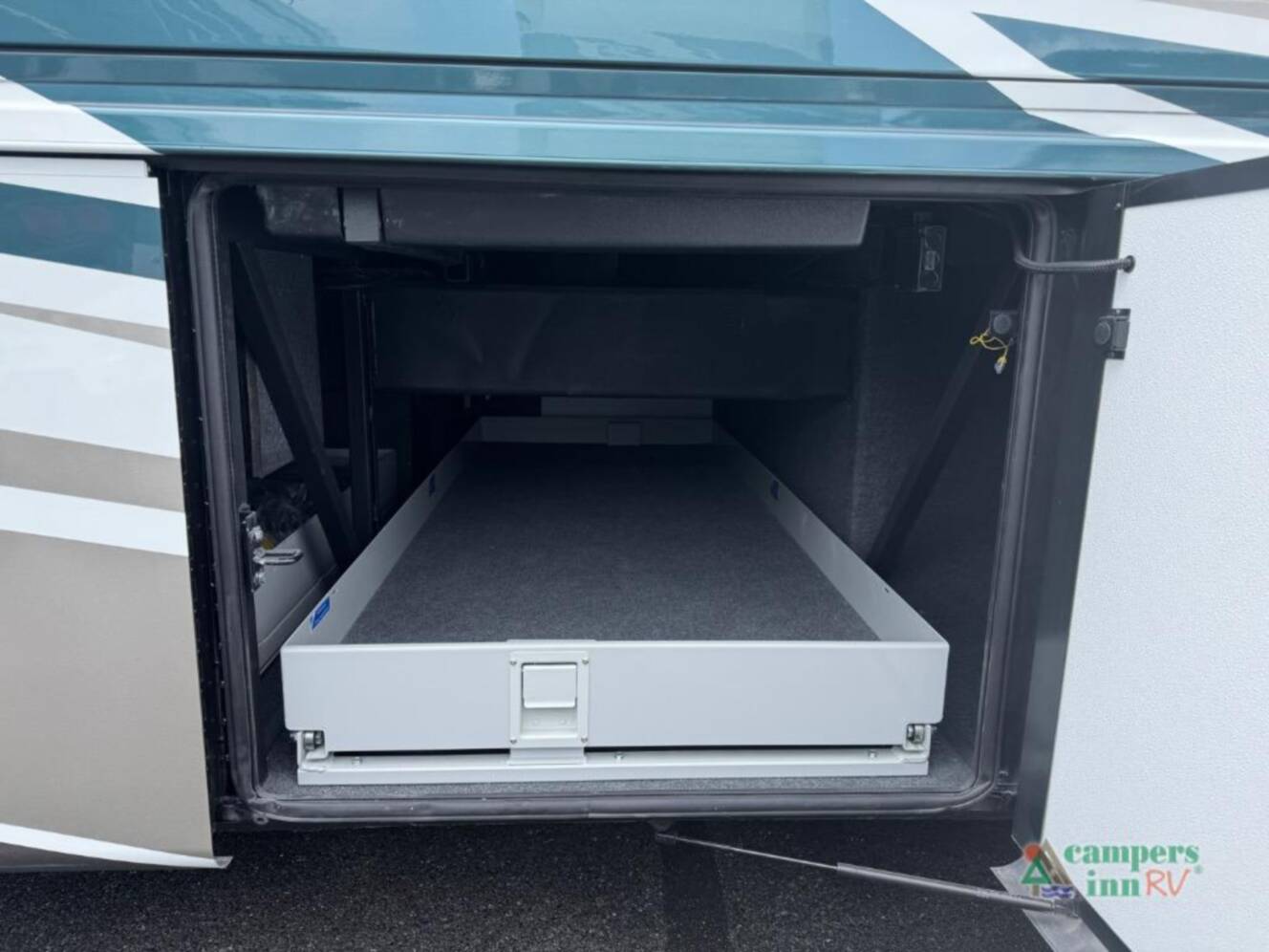 A photo of this 2025 Newmar Ventana 3809