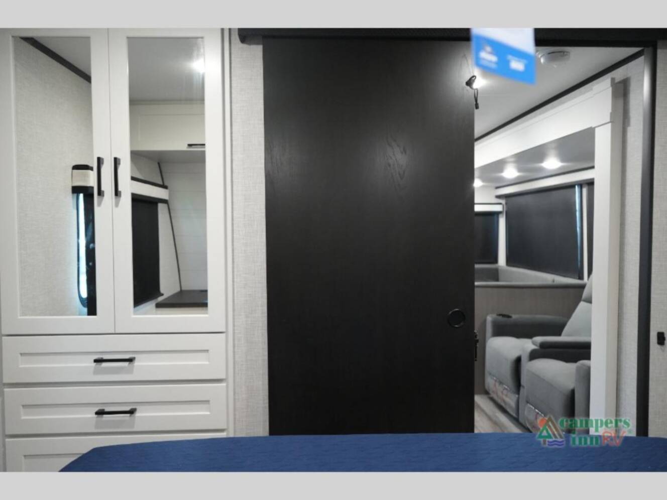 A photo of this 2025 Jayco Jay Feather 29BHB