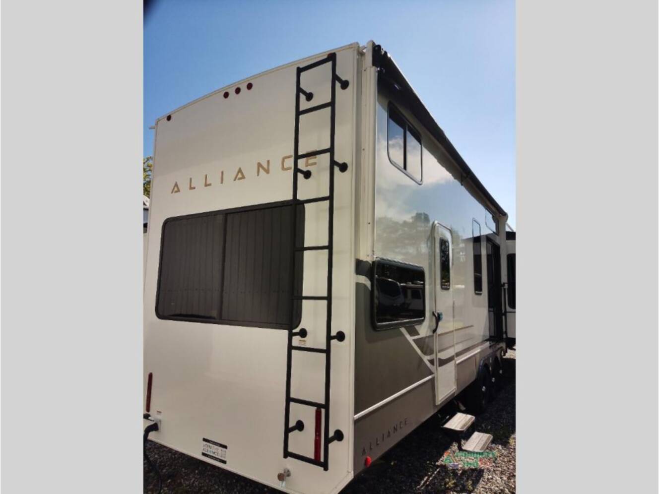 A photo of this 2026 Alliance Rv Benchmark 42LFT