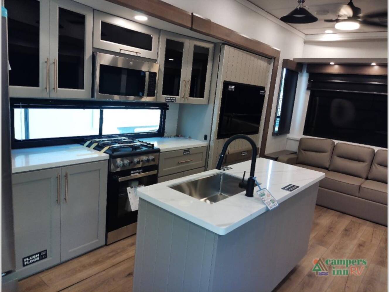 A photo of this 2026 Alliance Rv Benchmark 42LFT