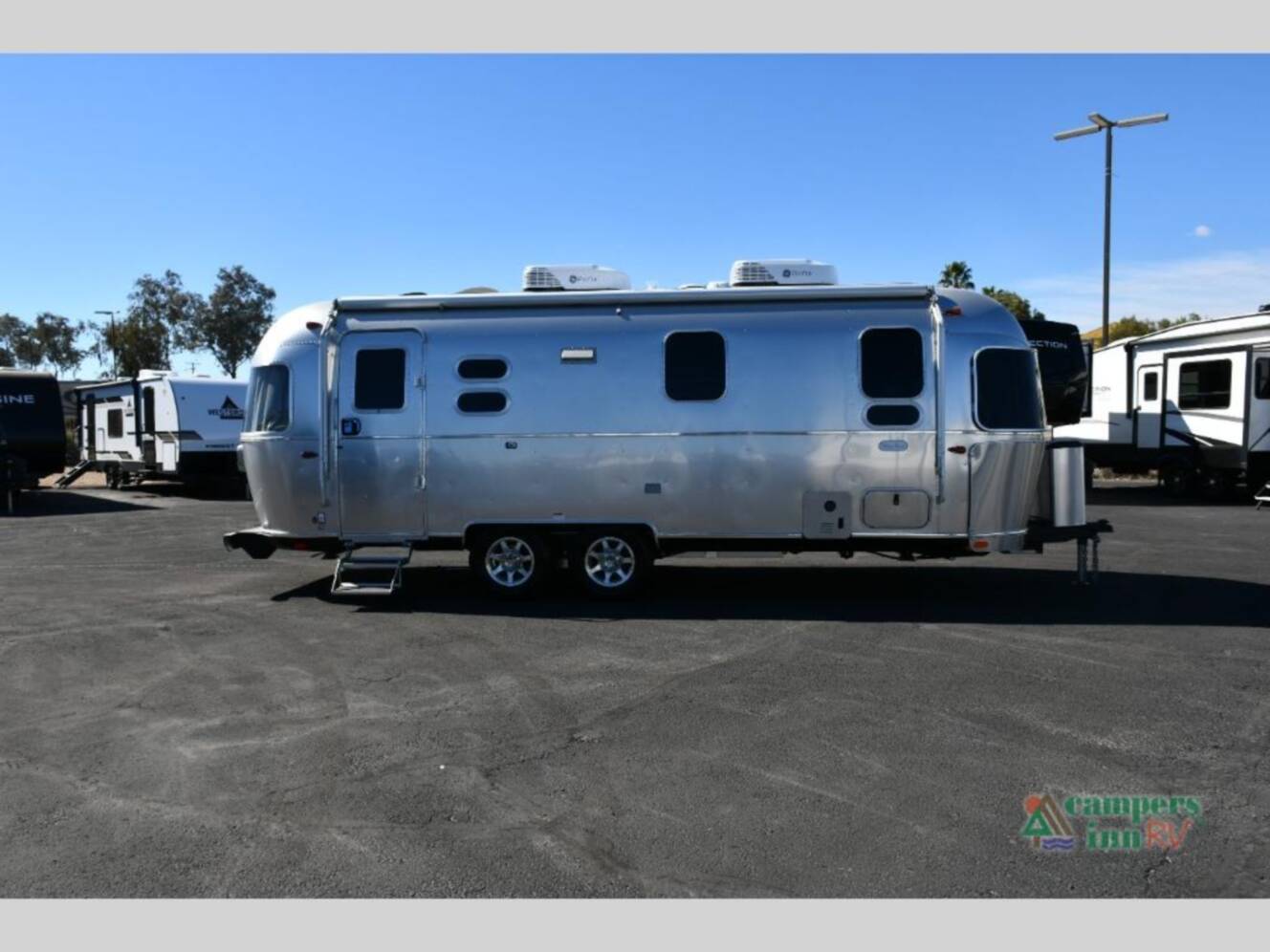 A photo of this 2026 Airstream Flying Cloud 25FBT