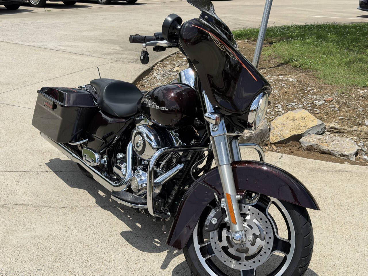 2011 Harley-Davidson Street Glide in Nashville, TN