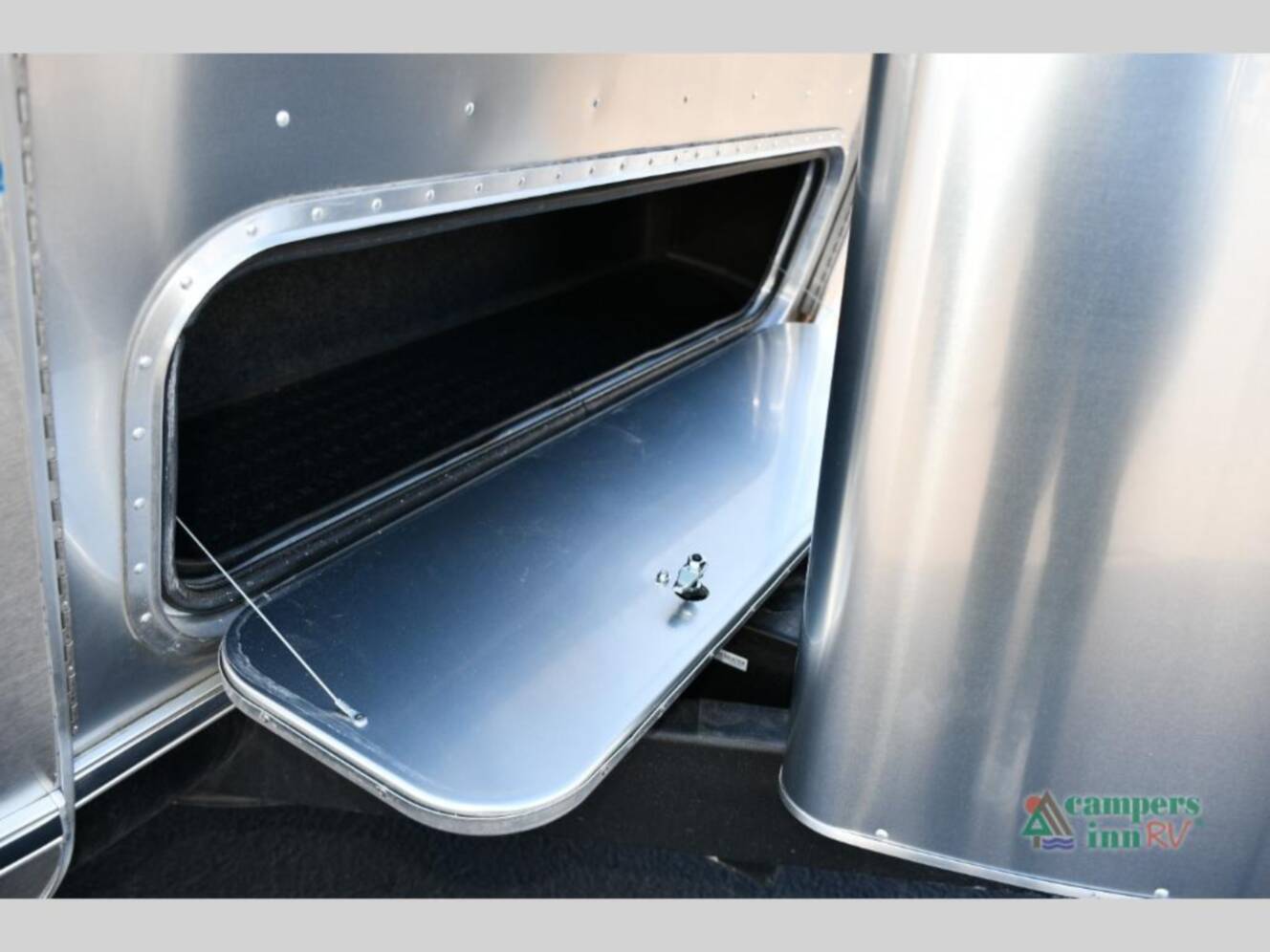 A photo of this 2026 Airstream Flying Cloud 25FBT