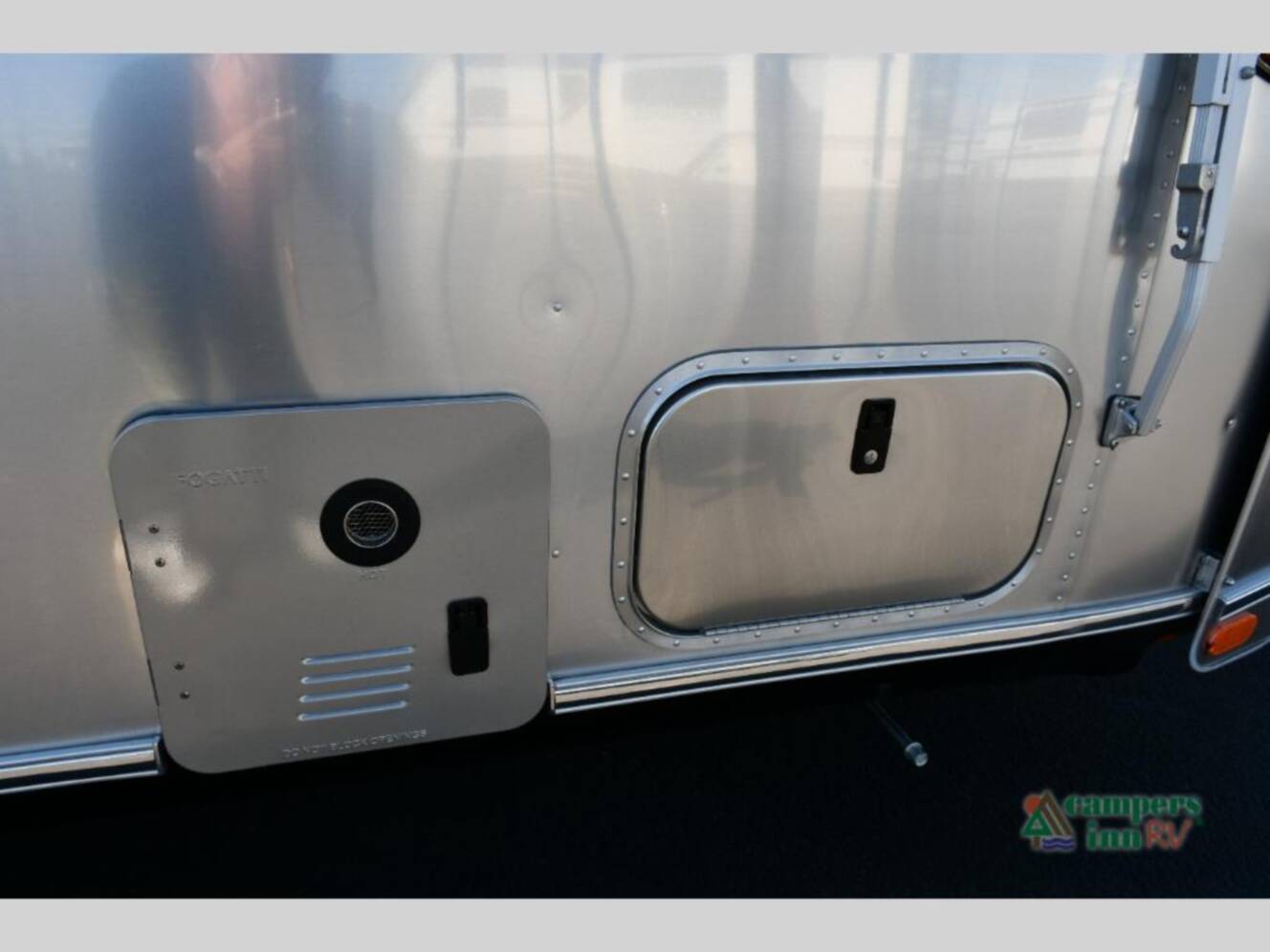 A photo of this 2026 Airstream Flying Cloud 25FBT