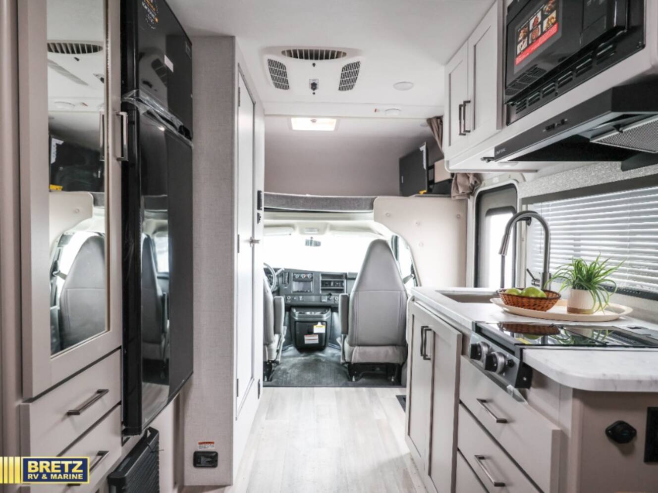 A photo of this 2026 Thor Motor Coach Four Winds 19Z