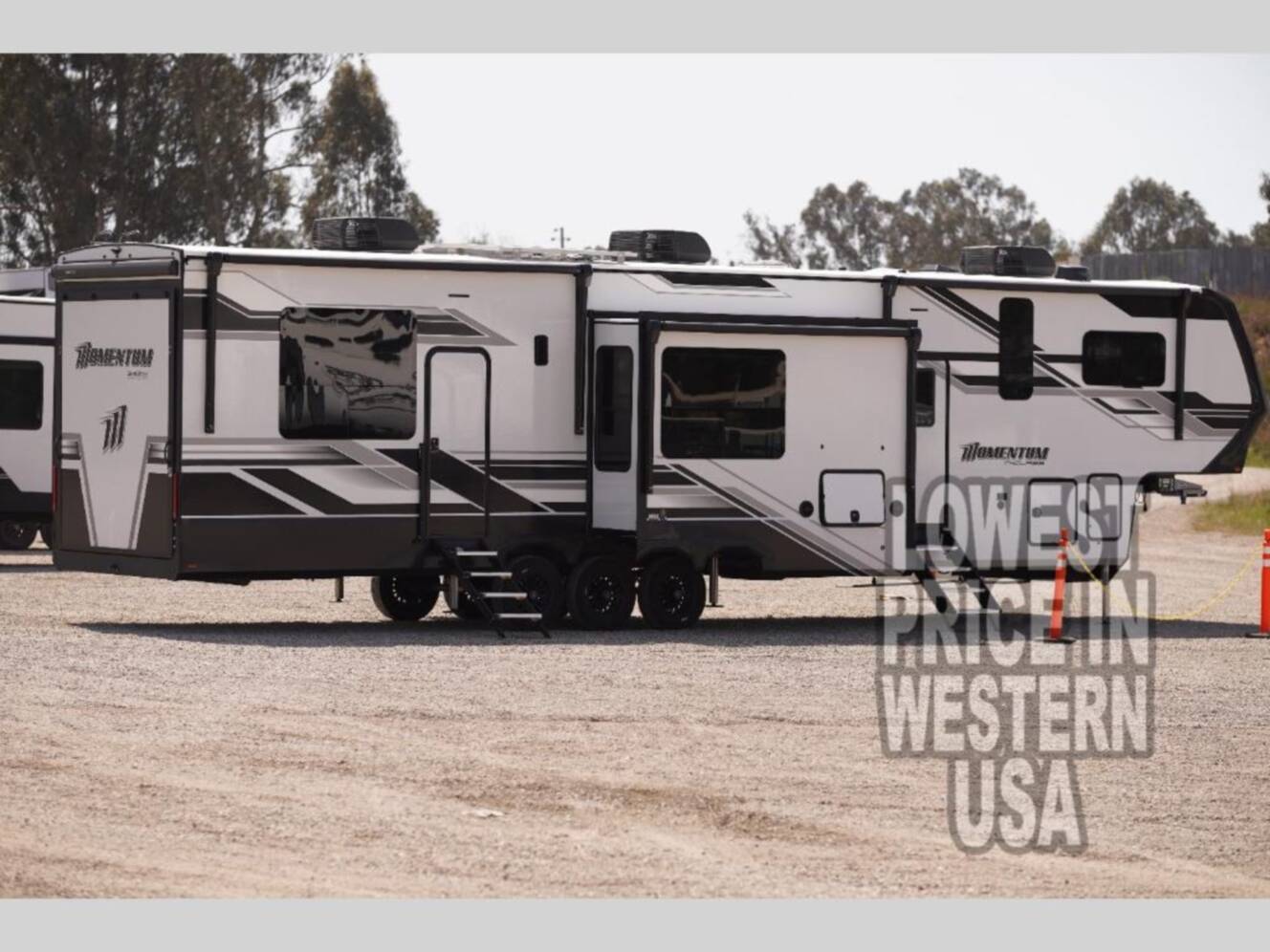 A photo of this 2025 Grand Design Momentum M-Class 414M