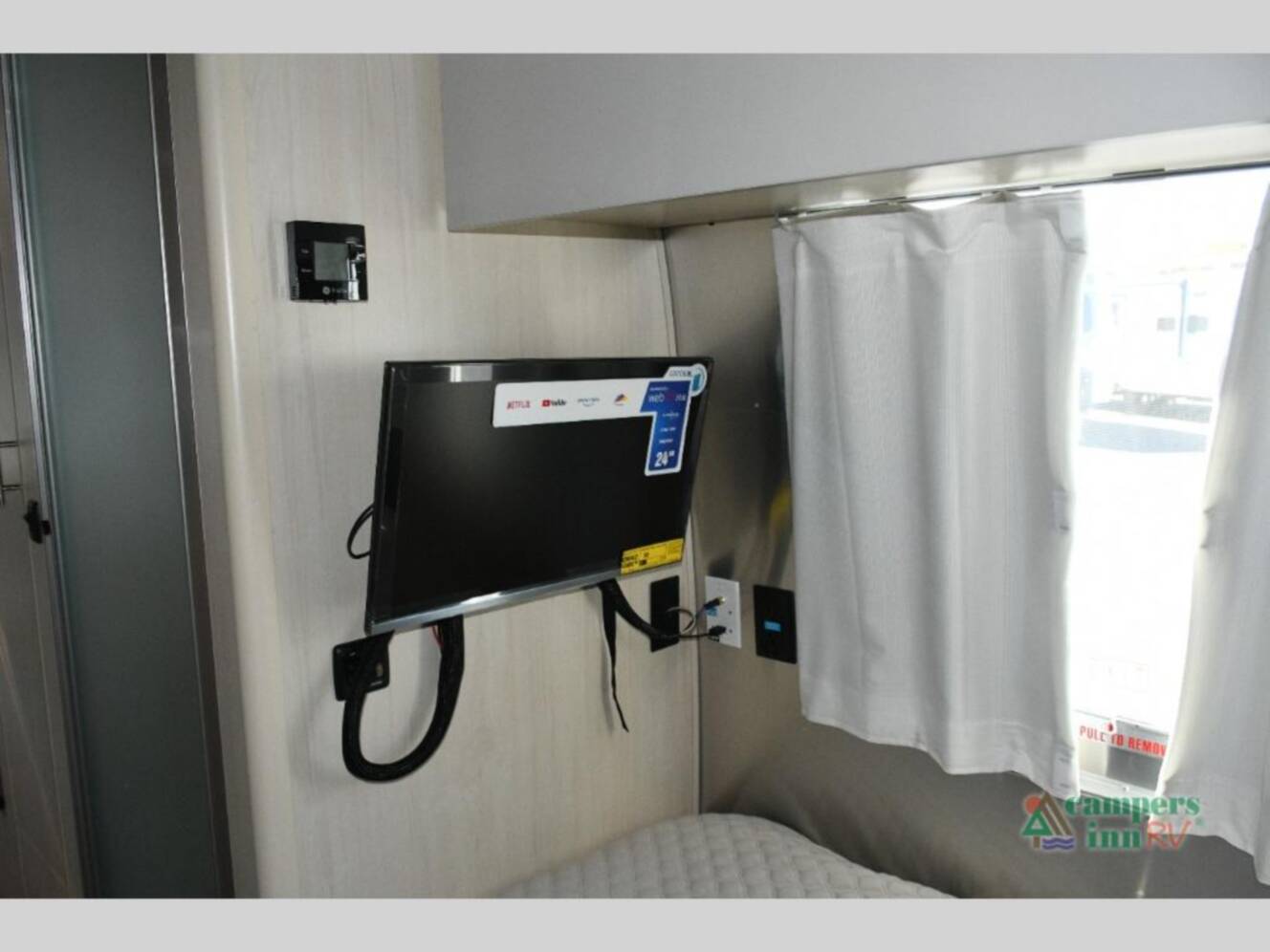 A photo of this 2026 Airstream Flying Cloud 25FBT