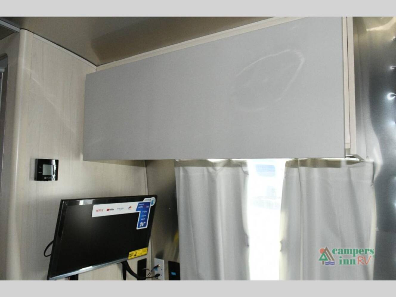 A photo of this 2026 Airstream Flying Cloud 25FBT