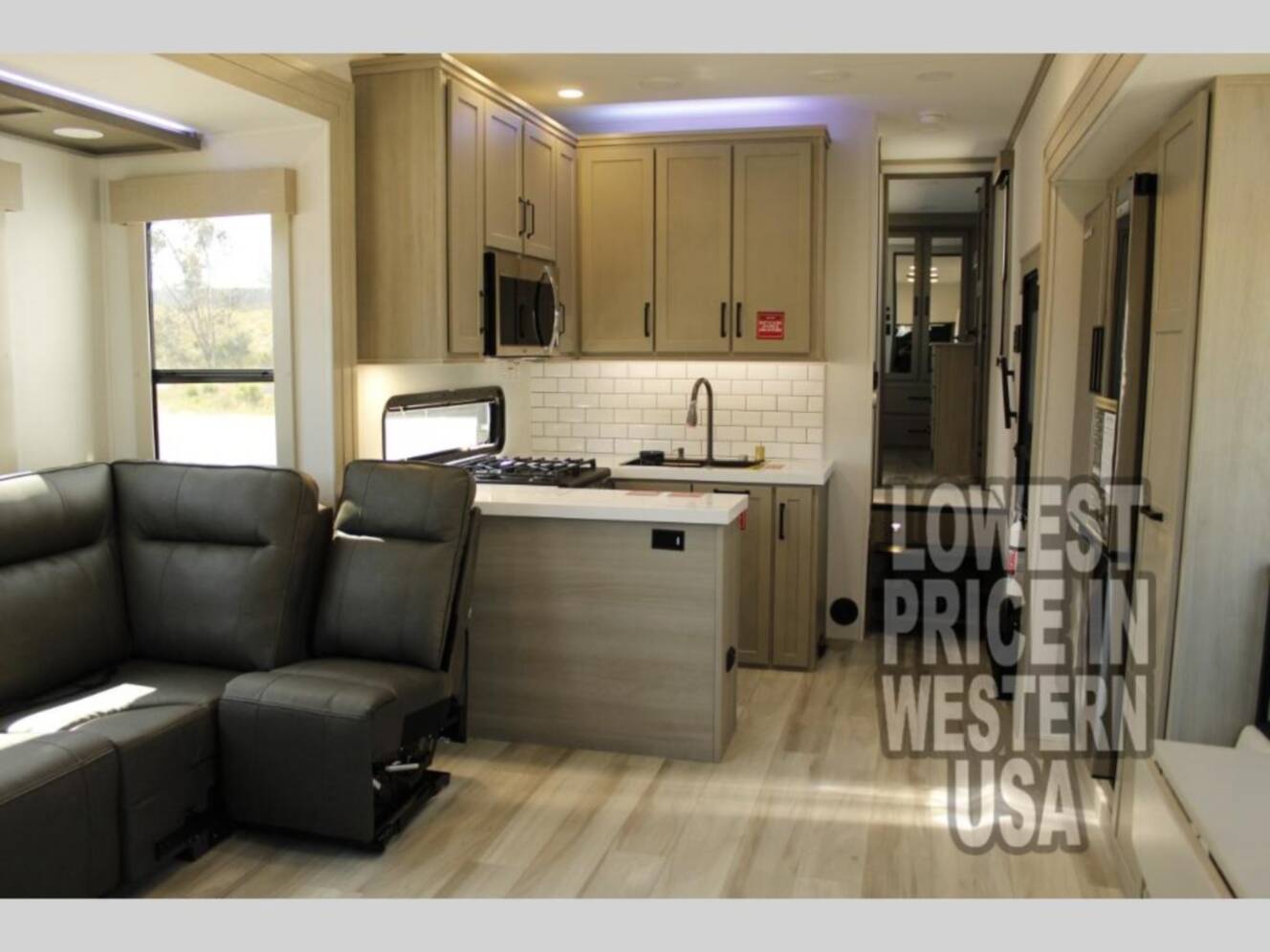 A photo of this 2025 Grand Design Momentum M-Class 414M