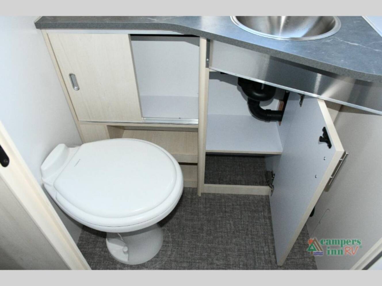 A photo of this 2026 Airstream Flying Cloud 25FBT