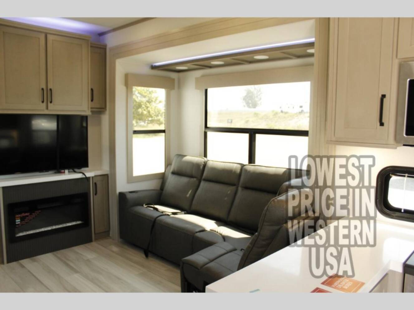 A photo of this 2025 Grand Design Momentum M-Class 414M