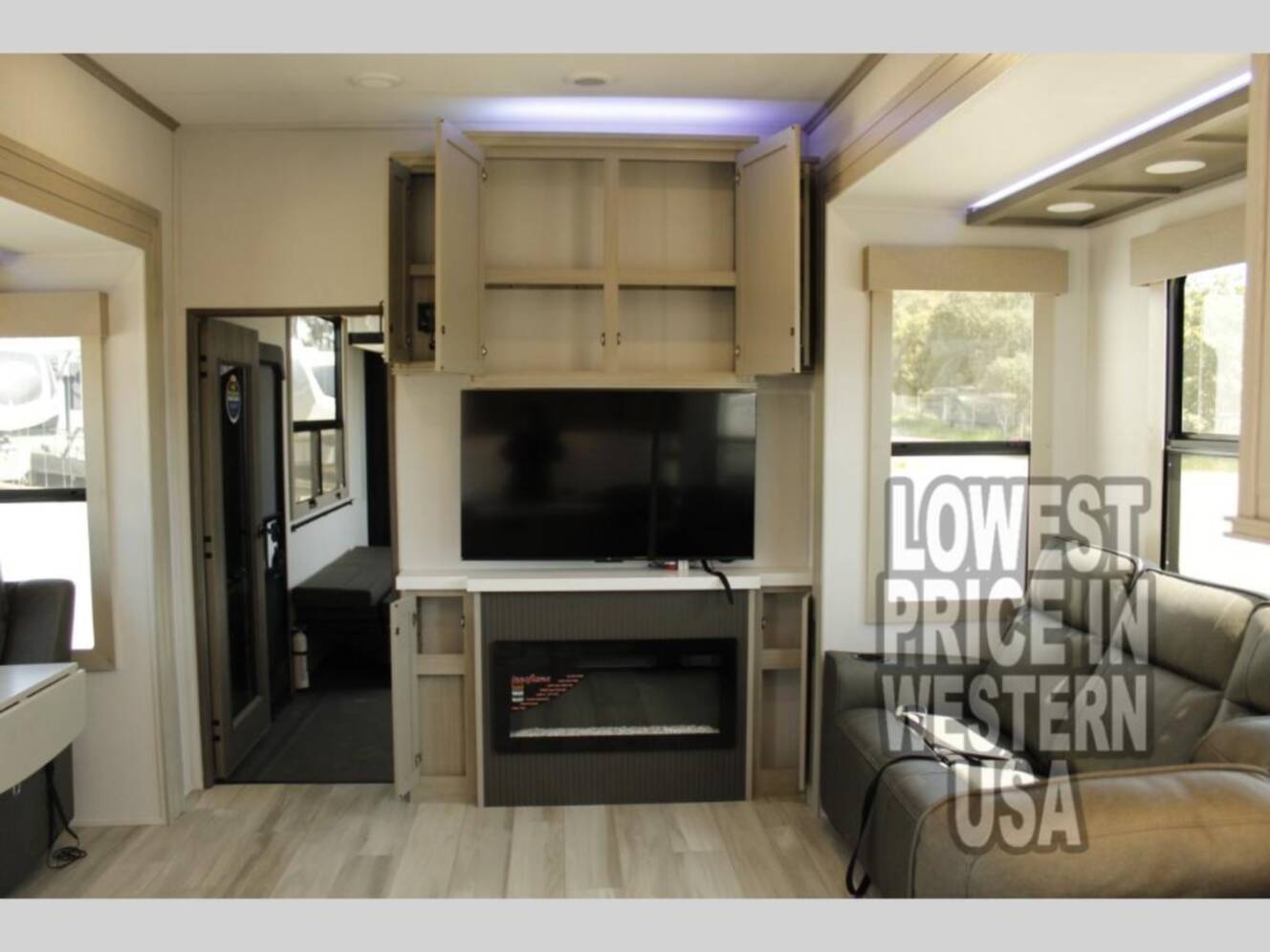 A photo of this 2025 Grand Design Momentum M-Class 414M
