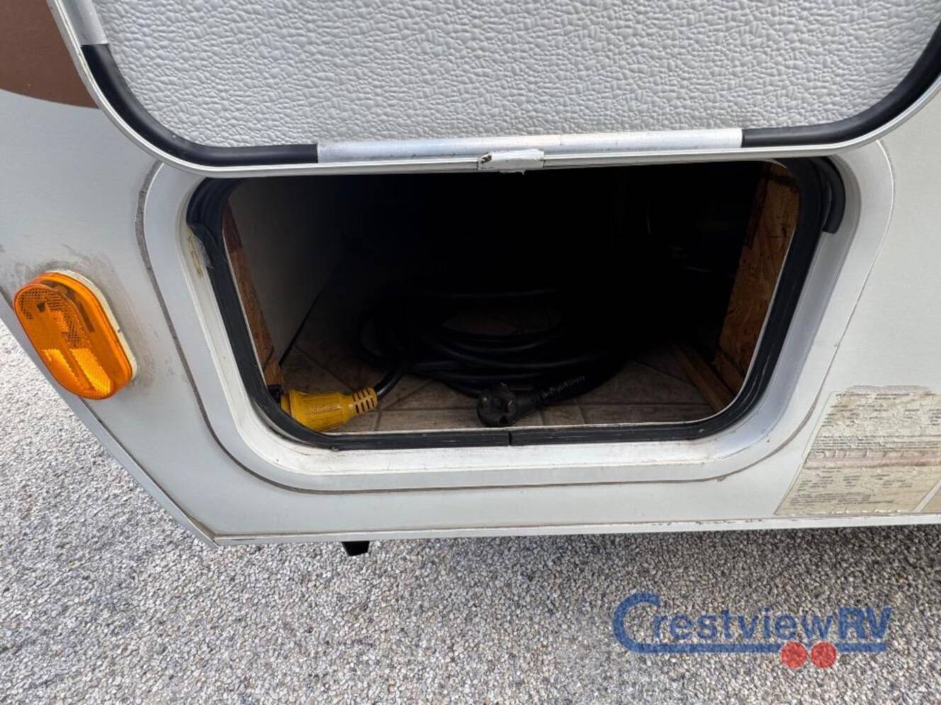 A photo of this 2011 R-Vision Trail-Lite Crossover TLX189QB