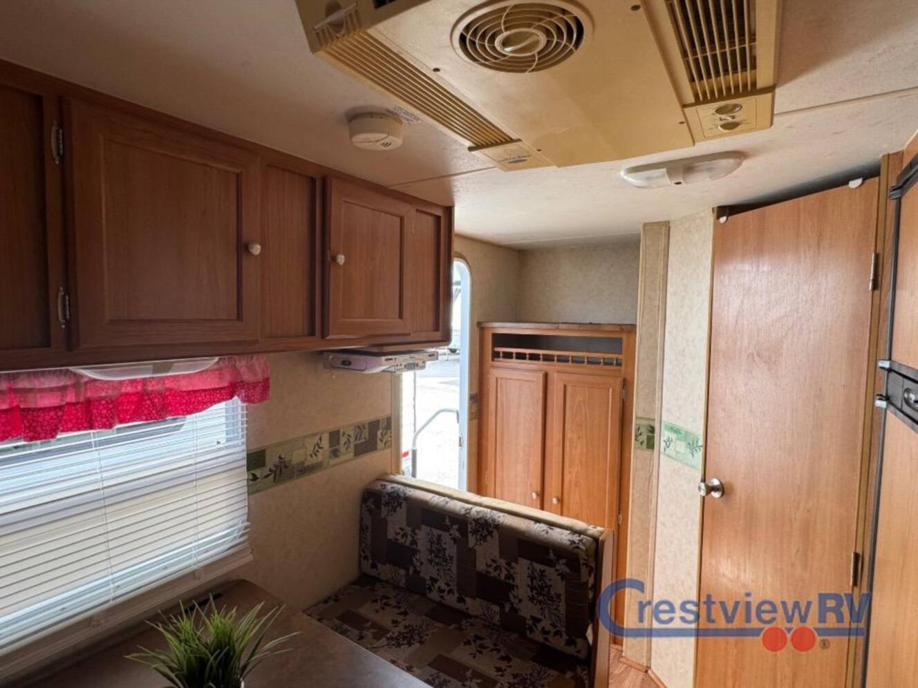 A photo of this 2011 R-Vision Trail-Lite Crossover TLX189QB