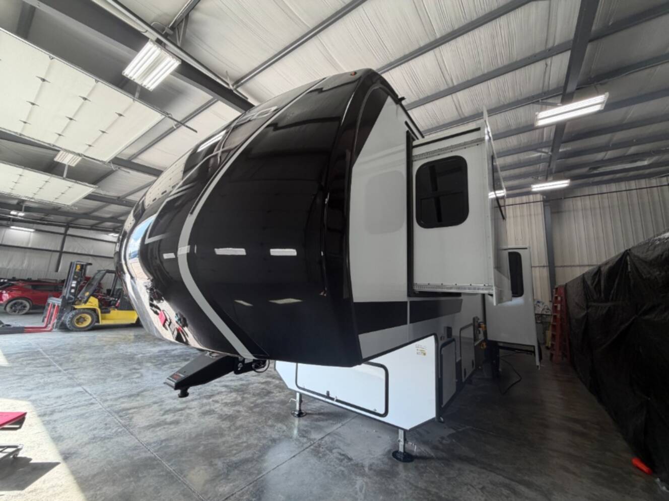 A photo of this 2026 Kz Durango D339MLT