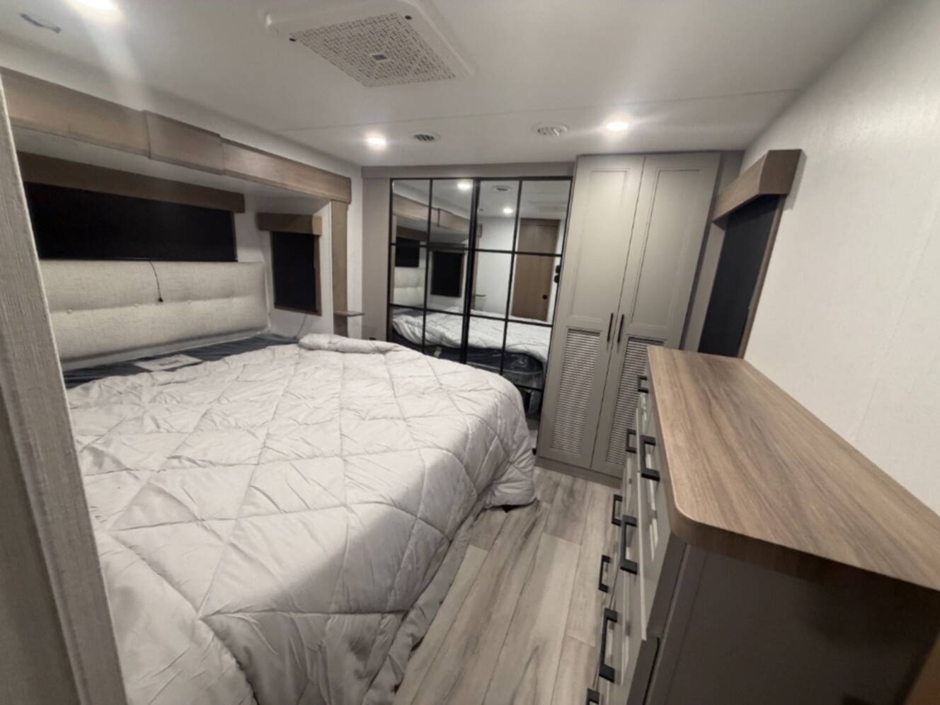 A photo of this 2026 Kz Durango D339MLT