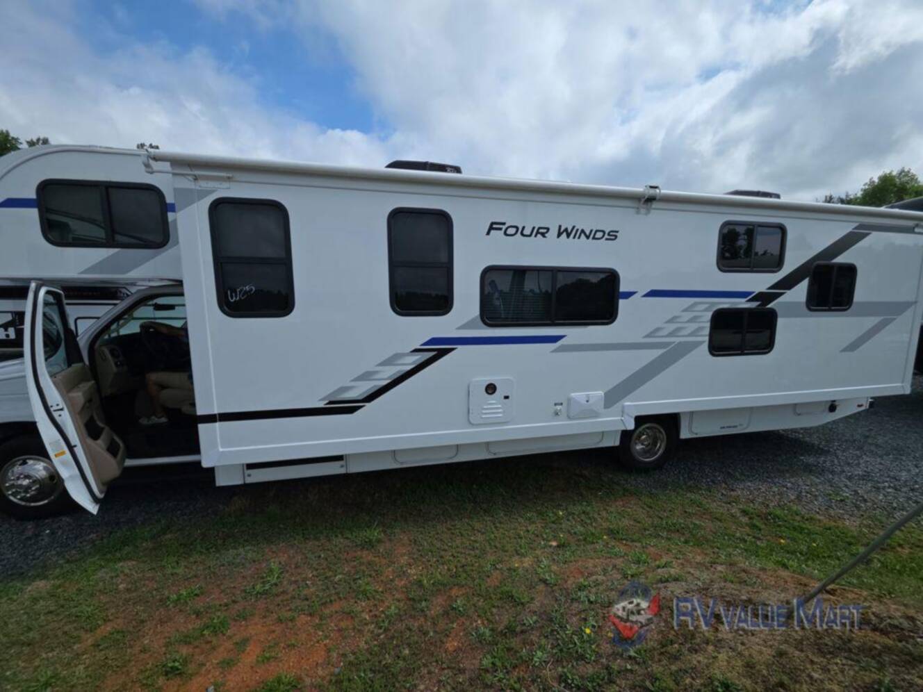 A photo of this 2026 Thor Motor Coach Four Winds 31E