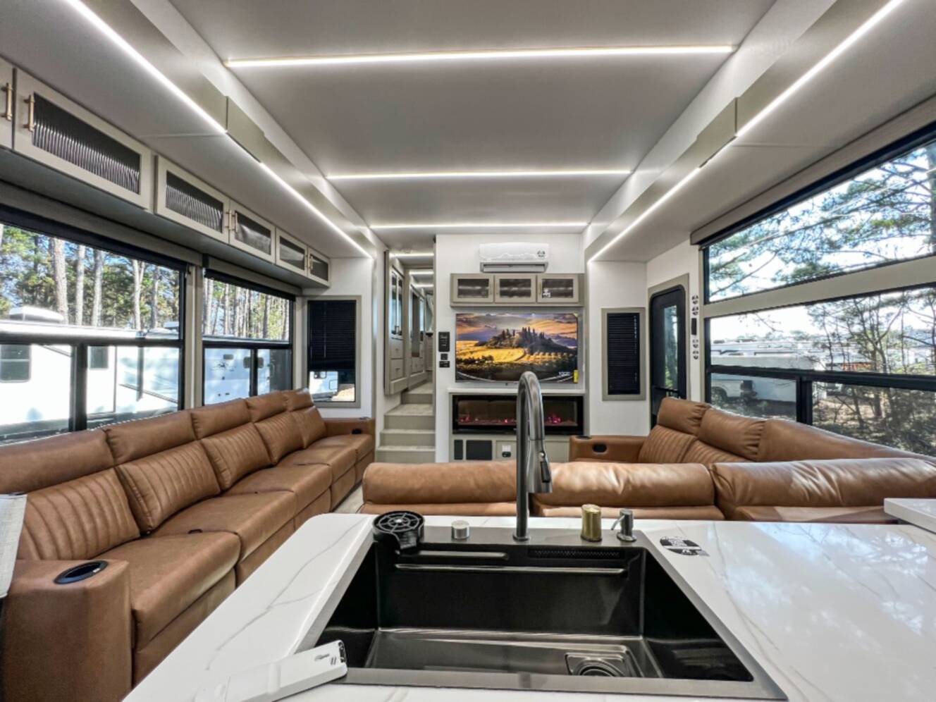 A photo of this 2026 Axiom Rv Imperium I2900