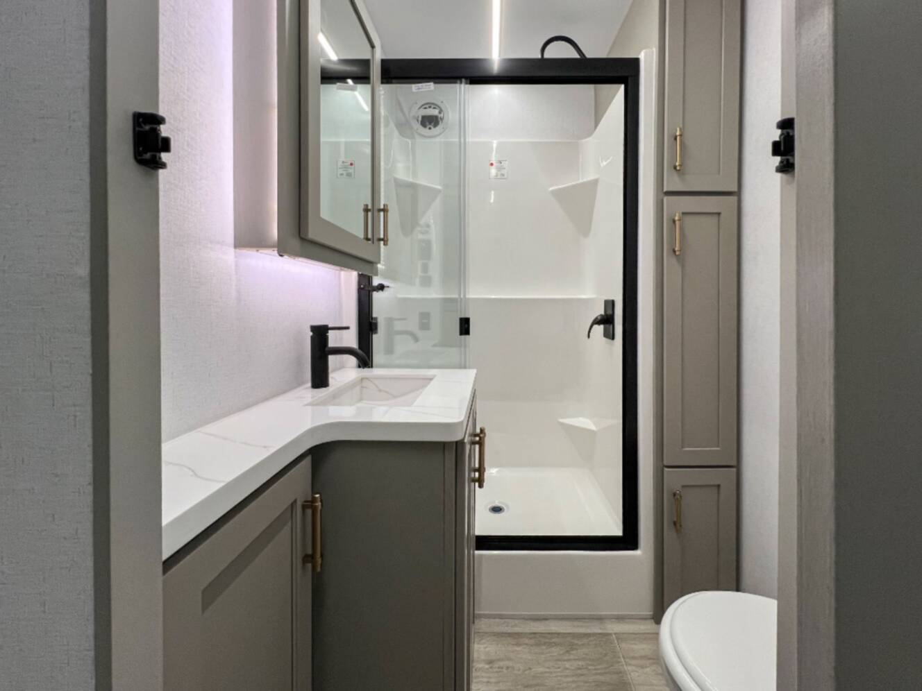 A photo of this 2026 Axiom Rv Imperium I2900