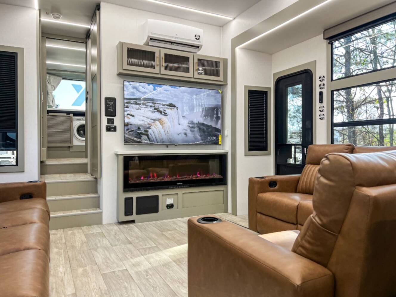A photo of this 2026 Axiom Rv Imperium I2900
