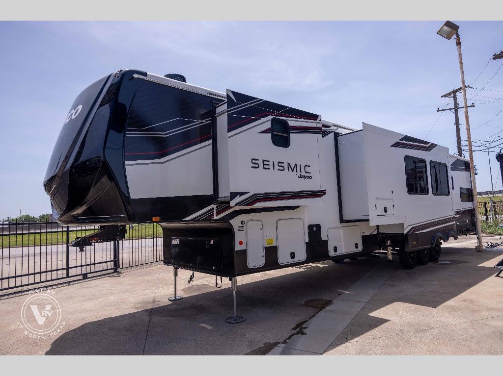 2026 Jayco Seismic 413 in fort worth TX