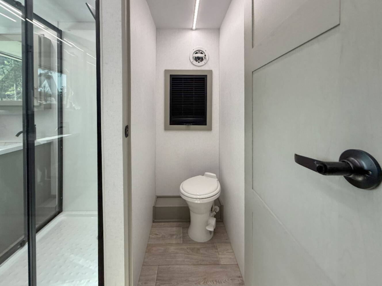 A photo of this 2026 Axiom Rv Imperium I3800