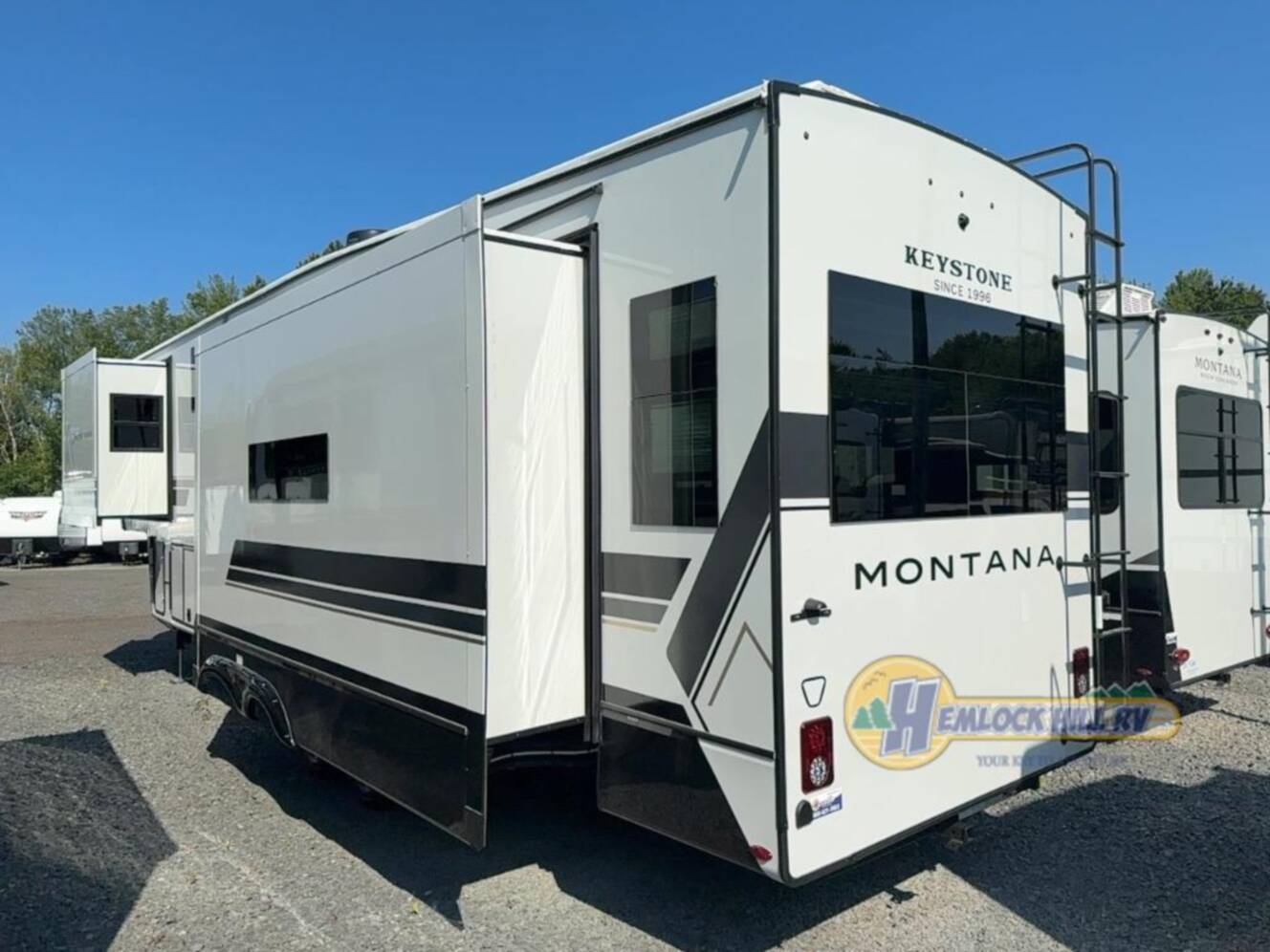 A photo of this 2026 Keystone Rv Montana 3231CK