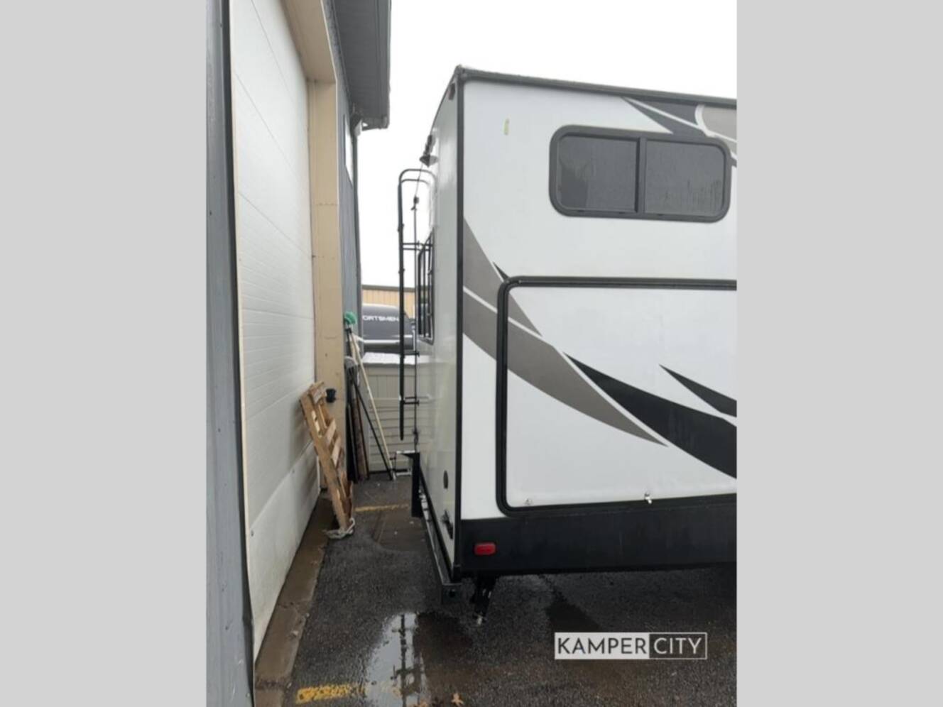 A photo of this 2017 Grand Design Imagine 3150BH