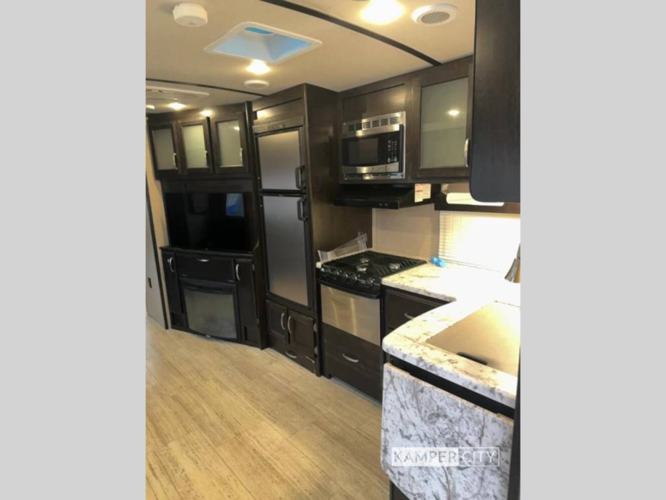 A photo of this 2017 Grand Design Imagine 3150BH