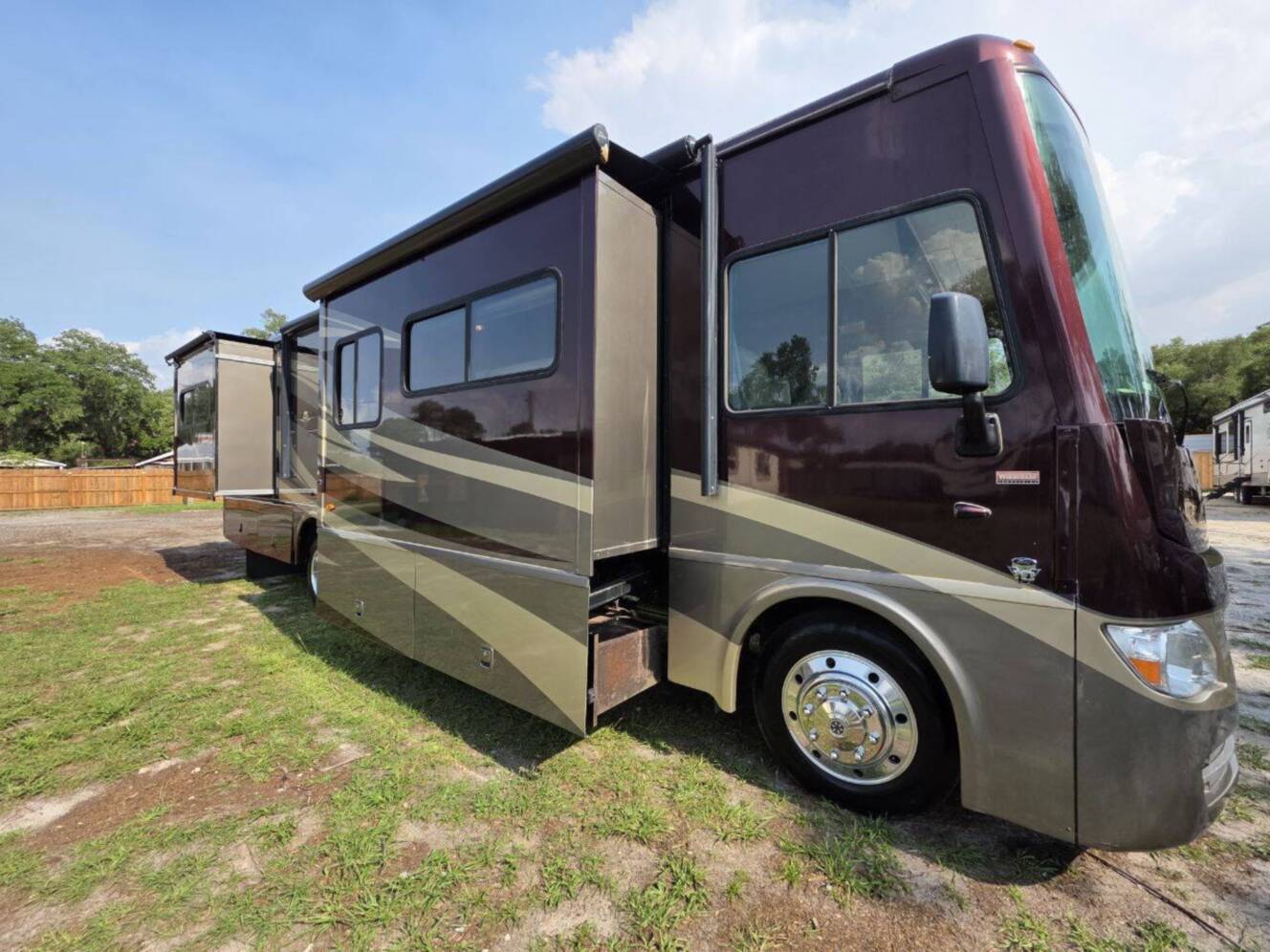 A photo of this 2013 Itasca Sunova 33C