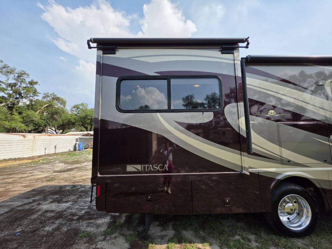 A photo of this 2013 Itasca Sunova 33C