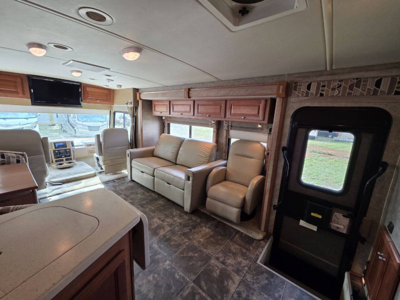 A photo of this 2013 Itasca Sunova 33C