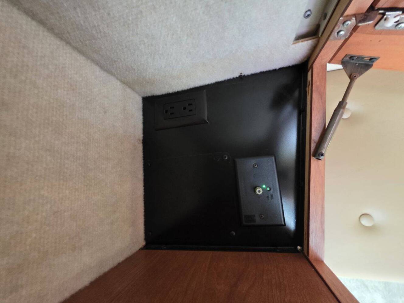 A photo of this 2013 Itasca Sunova 33C