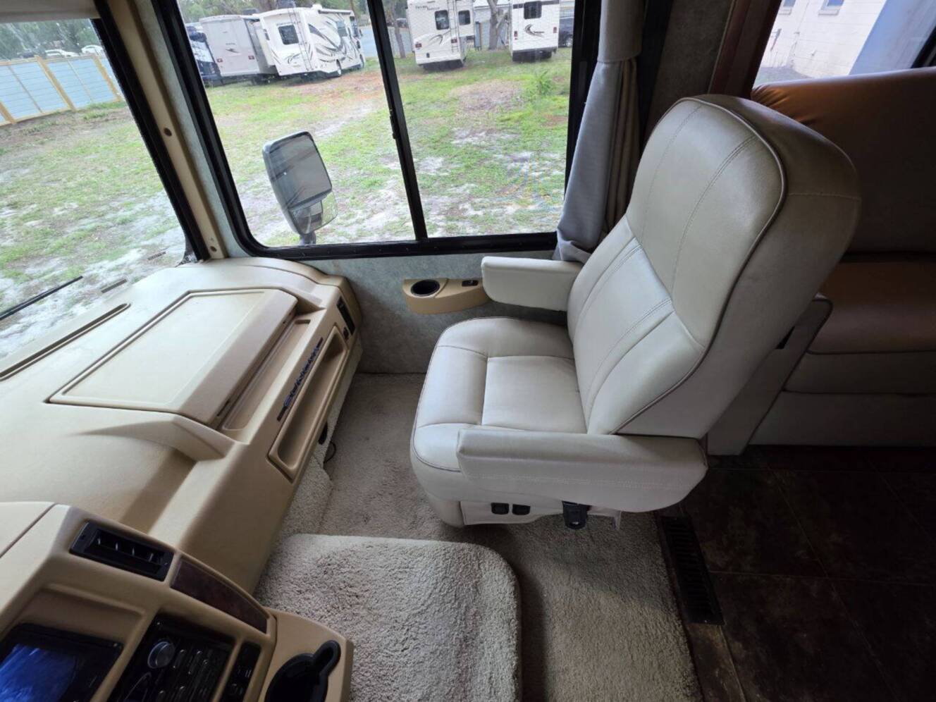 A photo of this 2013 Itasca Sunova 33C