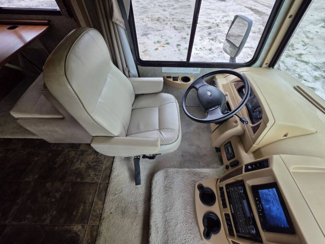 A photo of this 2013 Itasca Sunova 33C