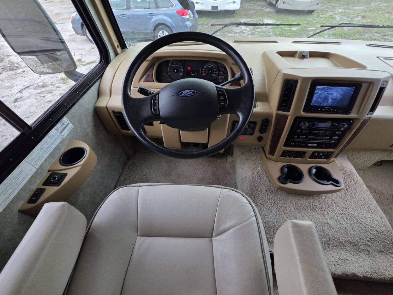 A photo of this 2013 Itasca Sunova 33C