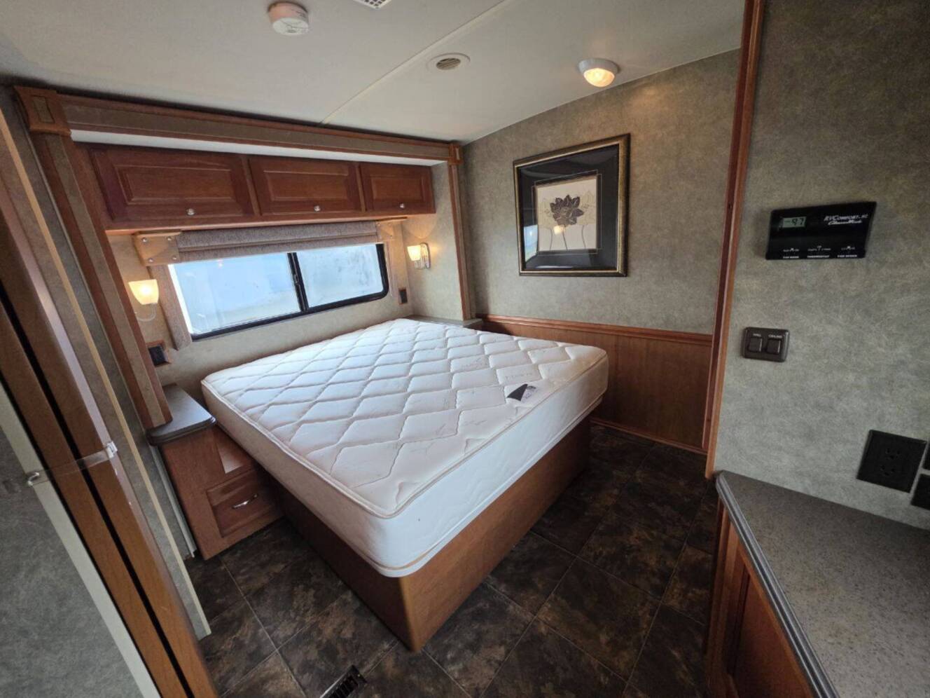 A photo of this 2013 Itasca Sunova 33C