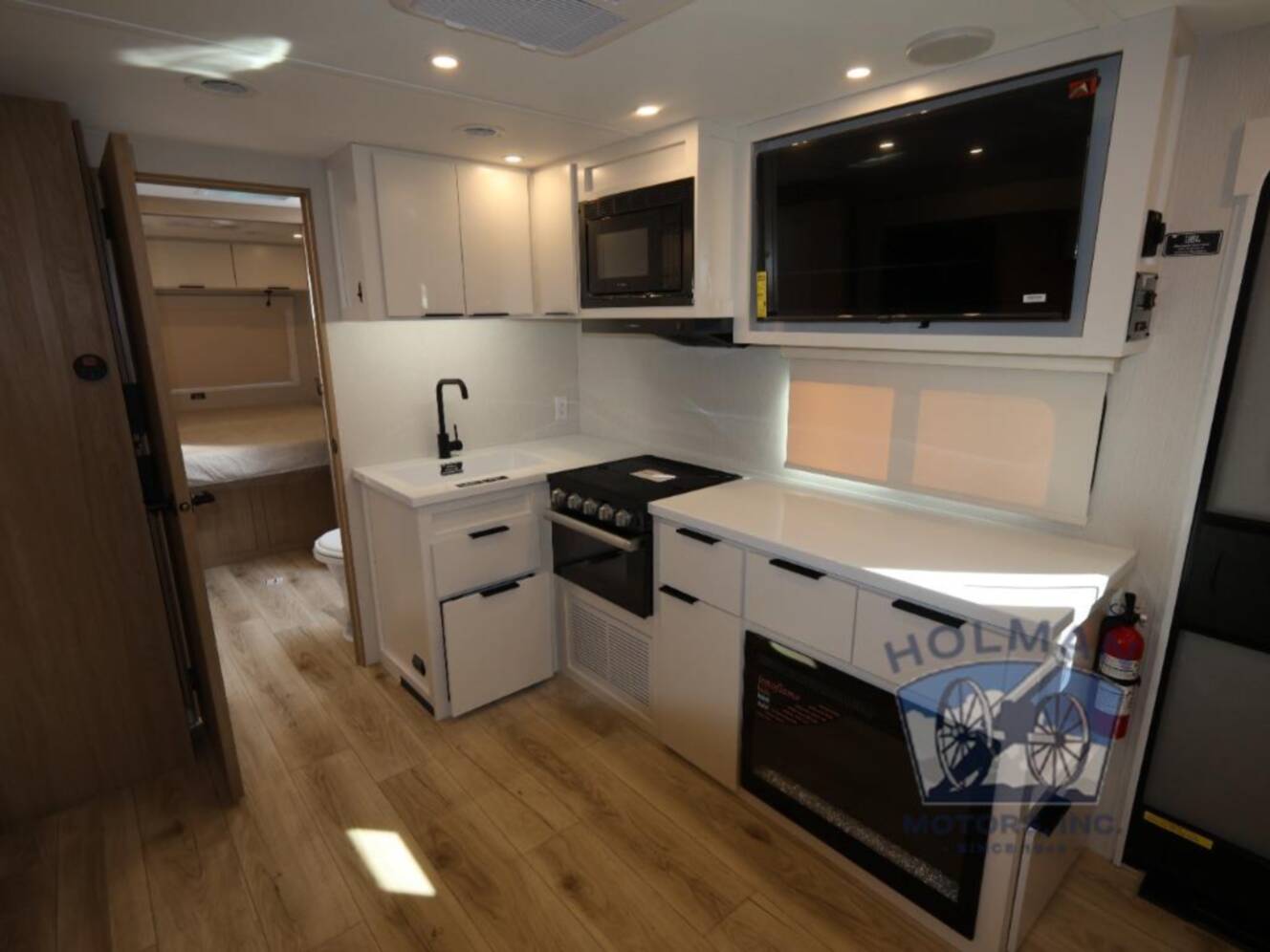 A photo of this 2026 Winnebago Thrive 25RLS