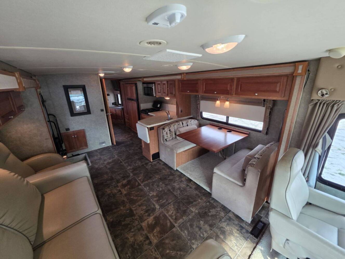 A photo of this 2013 Itasca Sunova 33C