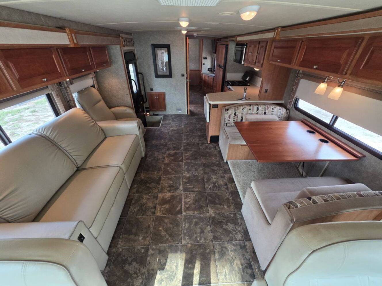A photo of this 2013 Itasca Sunova 33C