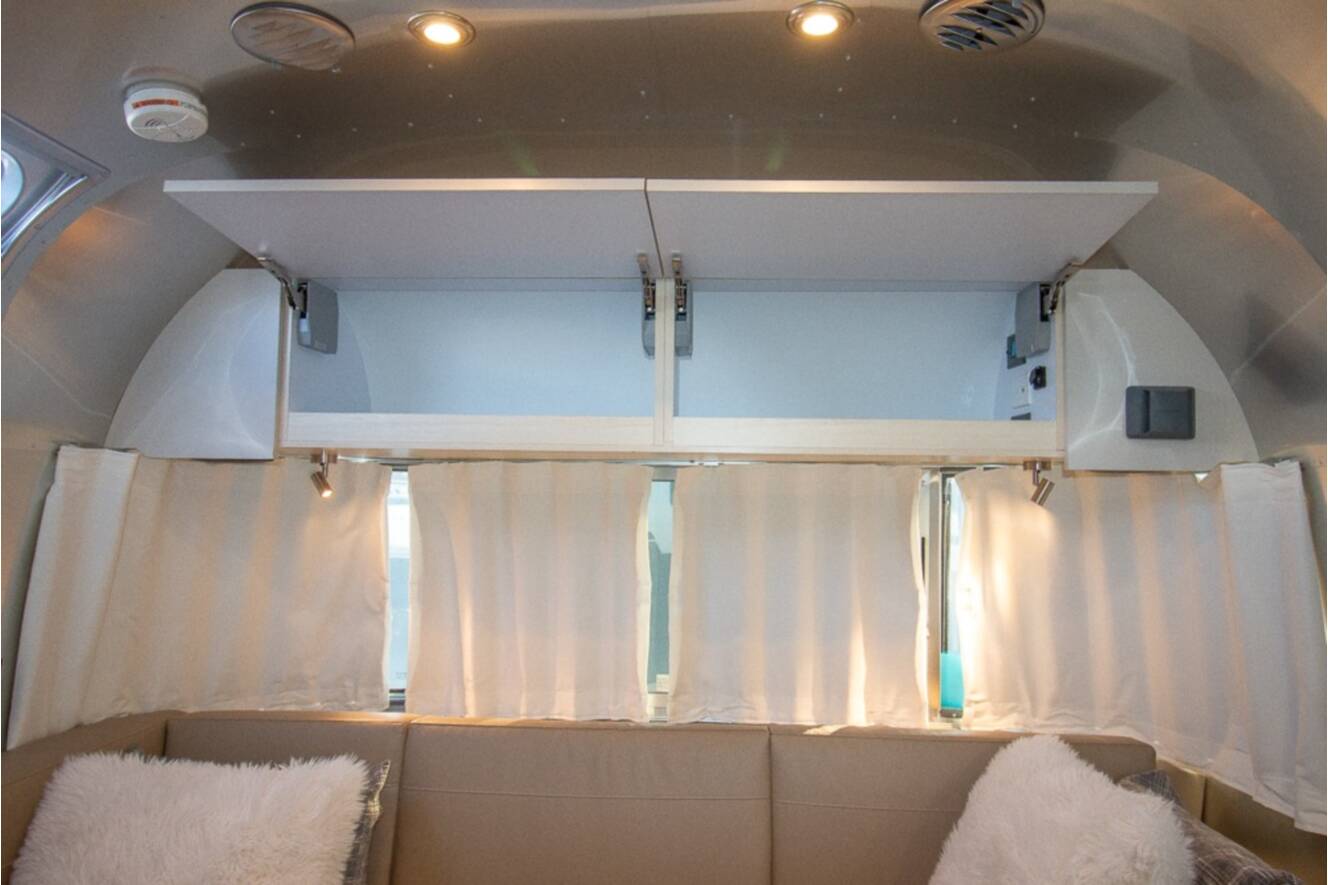 A photo of this 2024 Airstream Flying Cloud 30RB Twin