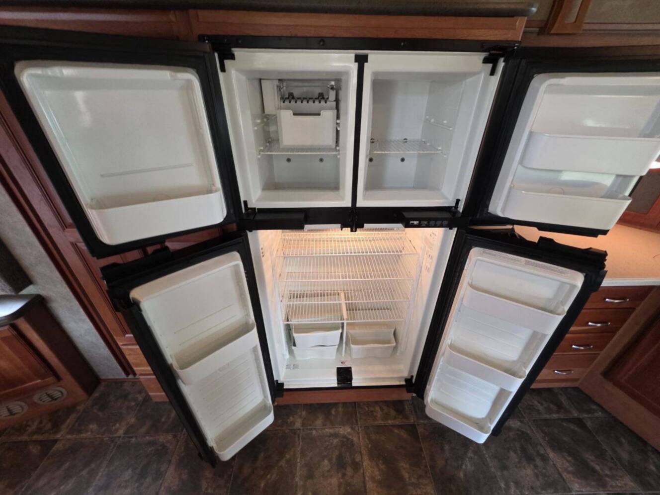 A photo of this 2013 Itasca Sunova 33C