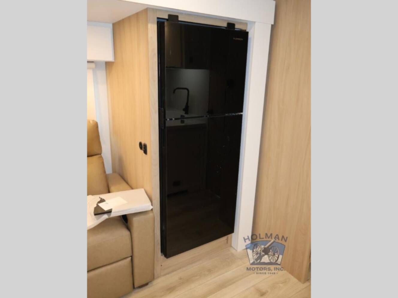 A photo of this 2026 Winnebago Thrive 25RLS
