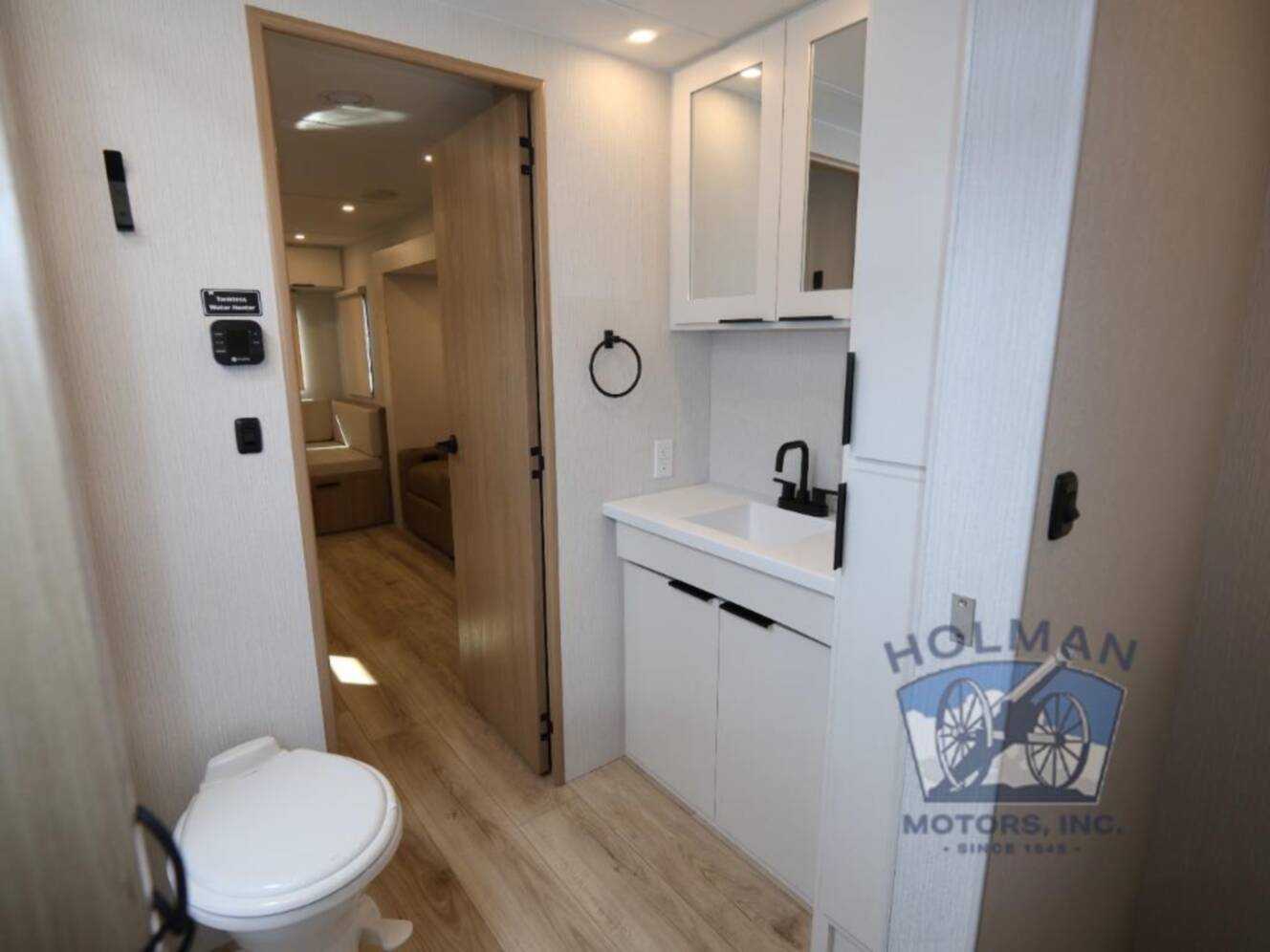 A photo of this 2026 Winnebago Thrive 25RLS