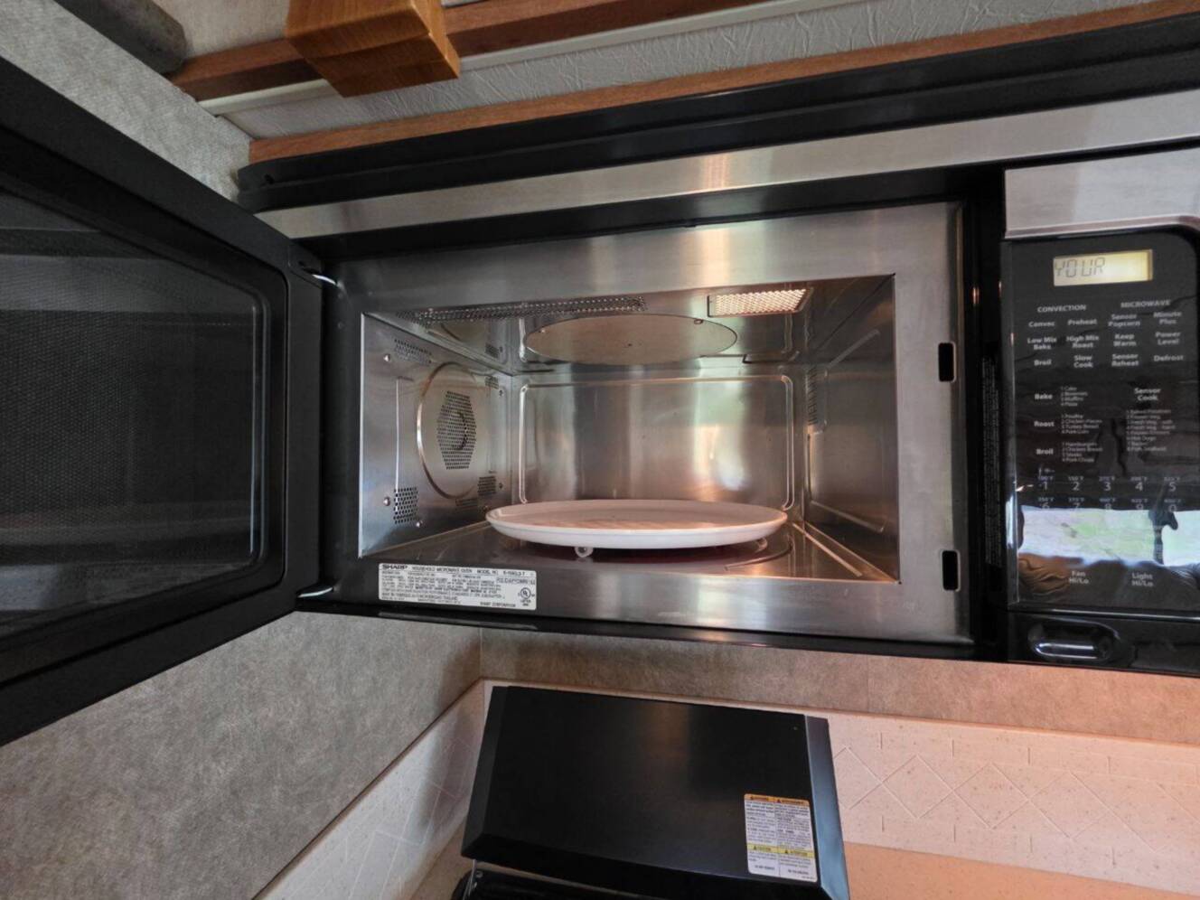 A photo of this 2013 Itasca Sunova 33C