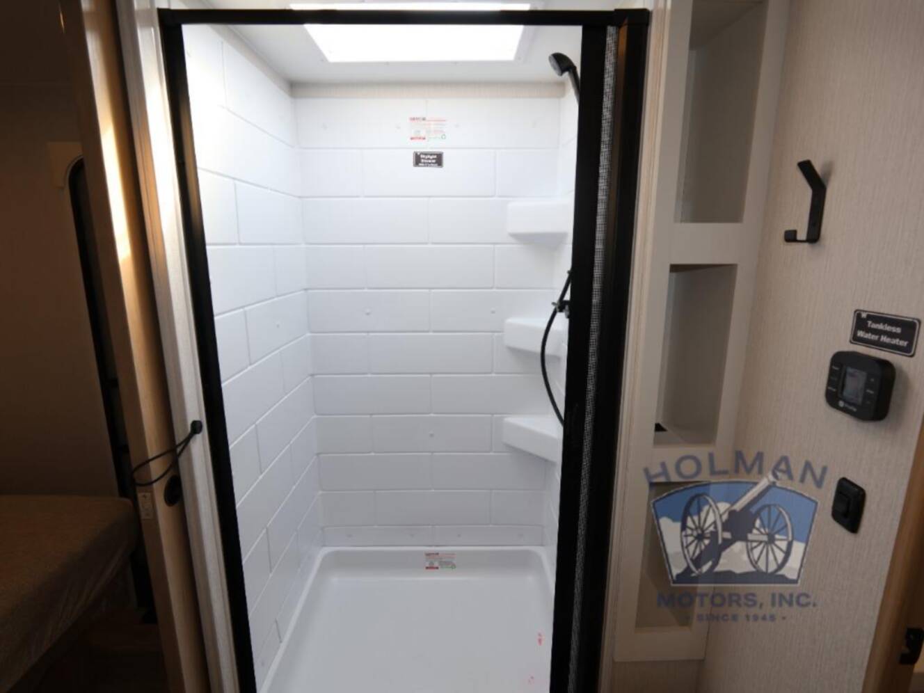 A photo of this 2026 Winnebago Thrive 25RLS
